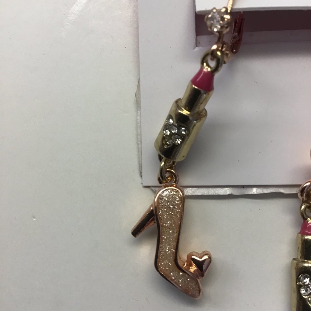 Betsey Johnson New Mismatch High Heels and Pink Lip Stick Earrings - Picture 2 of 4